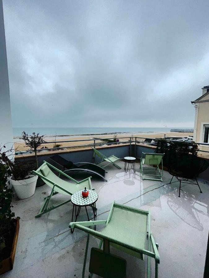 Beau Rivage Hotel-Restaurant Luc-sur-Mer Bagian luar foto